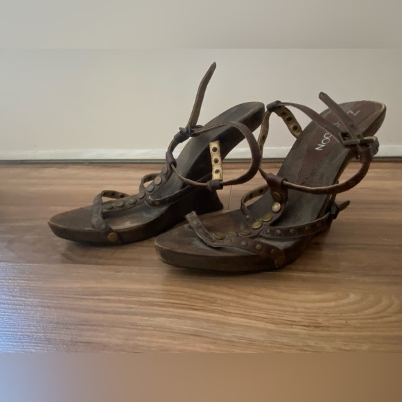 Wood Heels - Picture 5 of 11